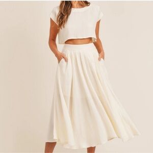 New never worn 2 piece set cream skirt with crop top size m/l